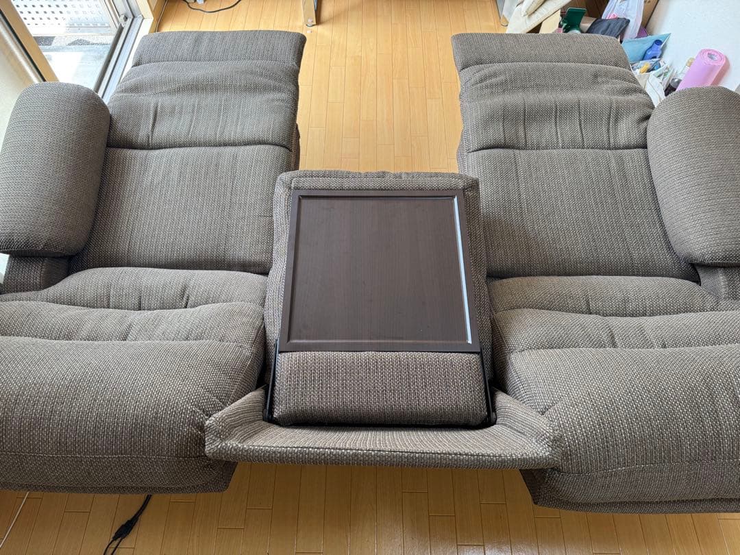 電動リクライニング機能付き3人掛けソファ