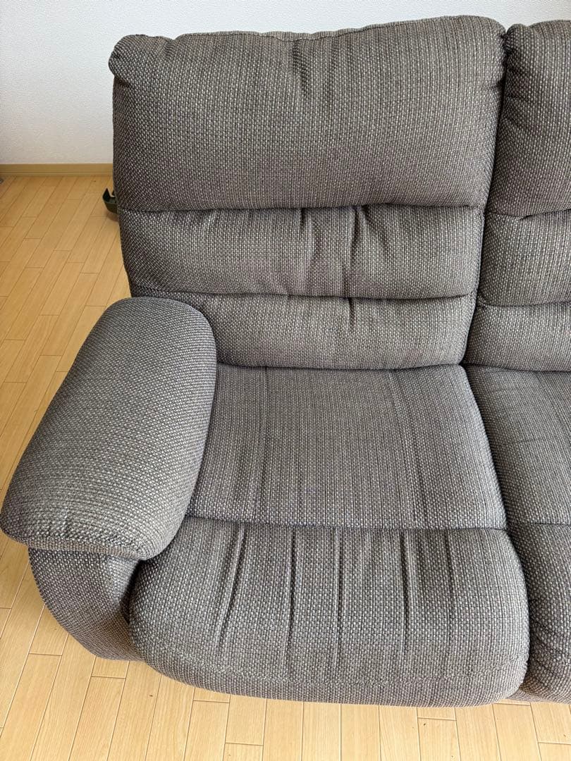 電動リクライニング機能付き3人掛けソファ