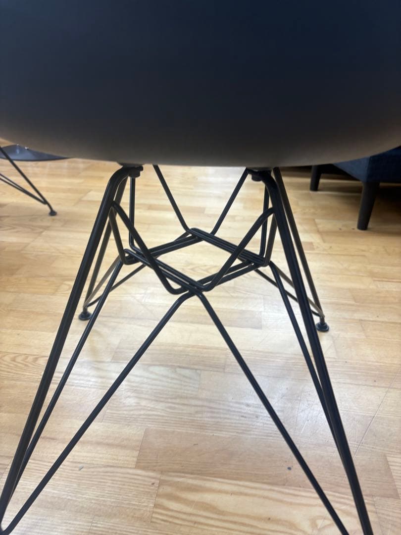 M076 Herman Miller ネイビーアームチェア 幅1200mm - メルカリ