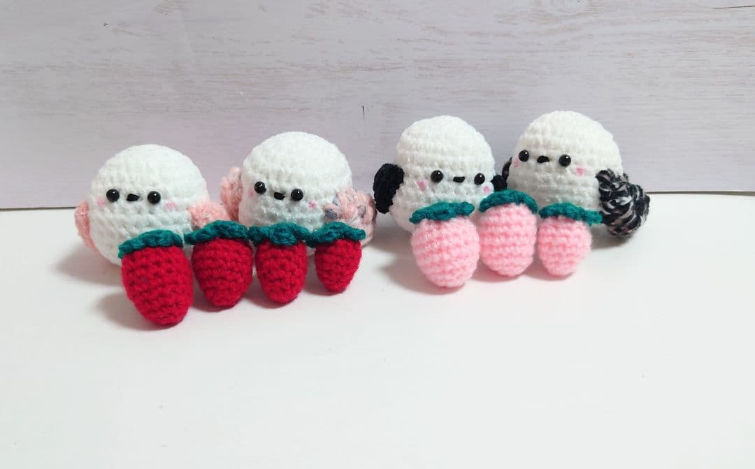 【オーダー承ります】あみぐるみ シマエナガ　イチゴ　いちご　苺　ストラップ