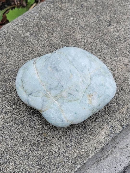 【海石】糸魚川　翡翠　原石　389g