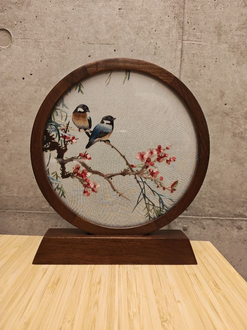 極美品】蘇州刺繍 置物 両面刺繍 飾り 花鳥図 絹 シルク 額縁付き