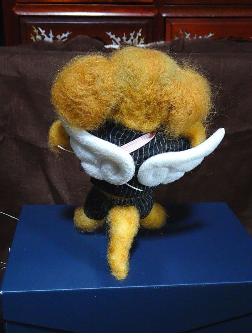 羊毛フェルト 犬 ストライプスーツ