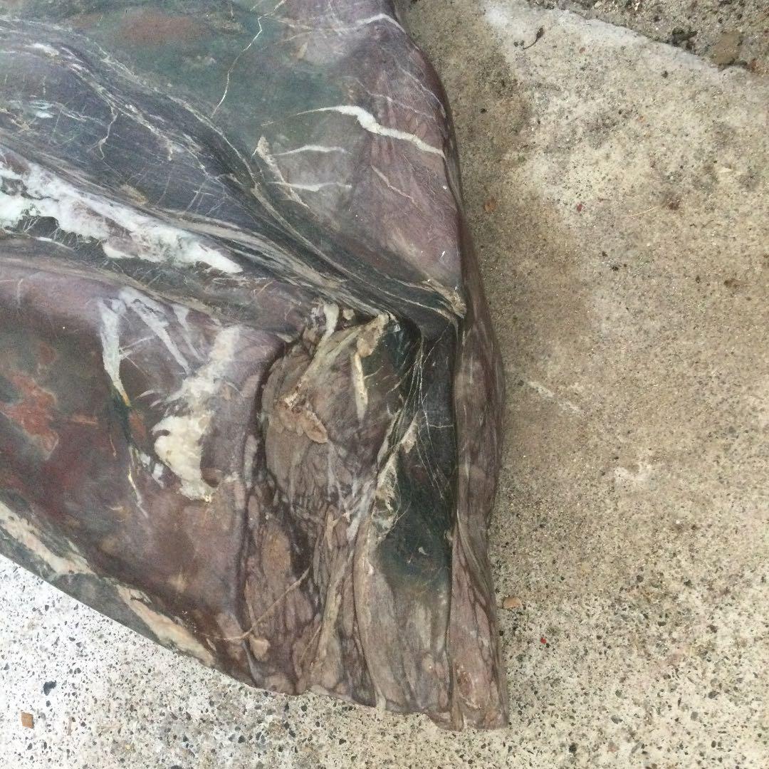 珪化木？ 木化石？ 赤紫&黒系 約40キロ 美品 レア - メルカリ