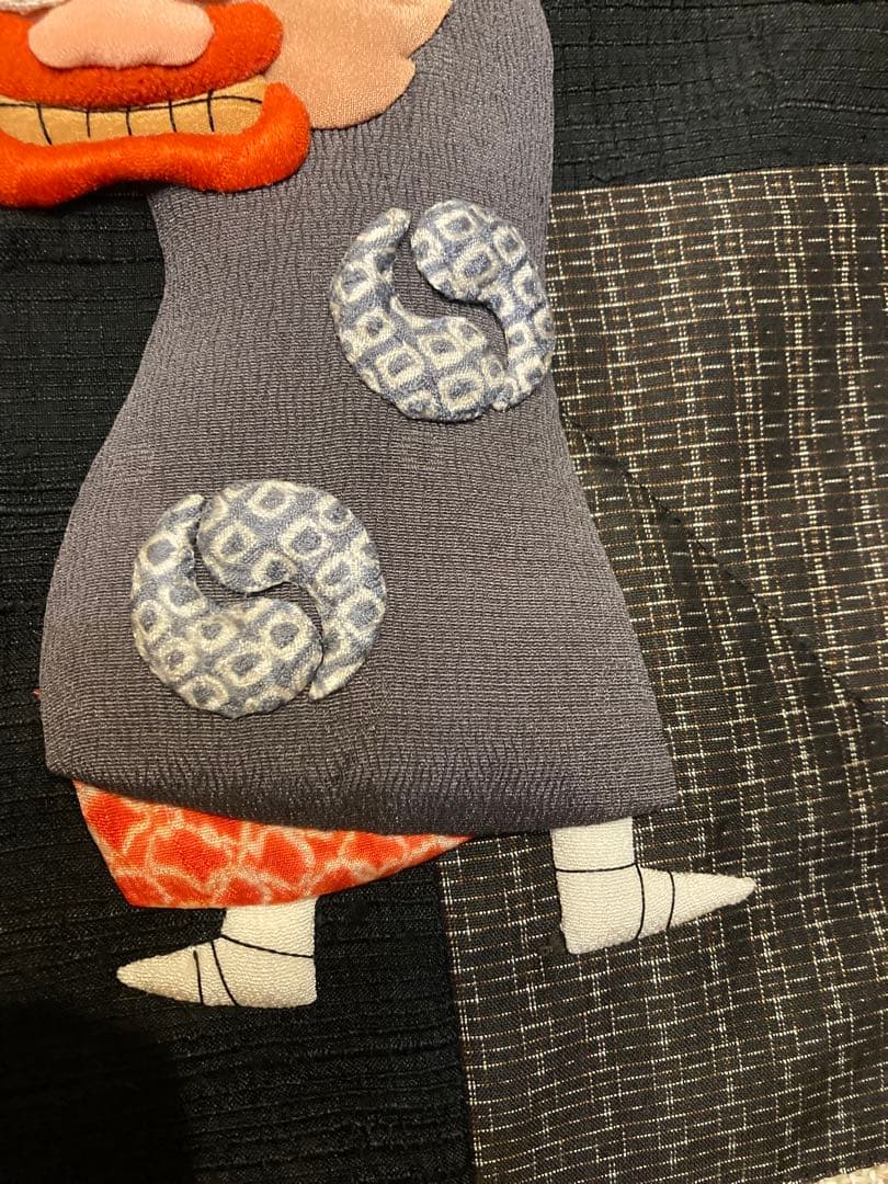 獅子舞柄キリばめ押し絵のタペストリー＊展示品＊大島生地に獅子舞の