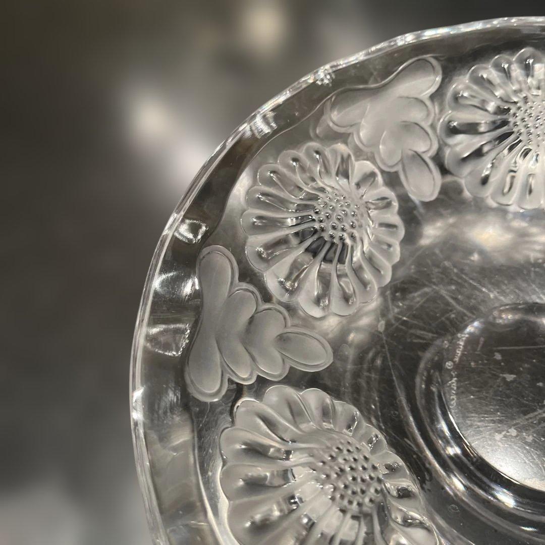ラリック LALIQUE 花が浮き彫りになっている鉢