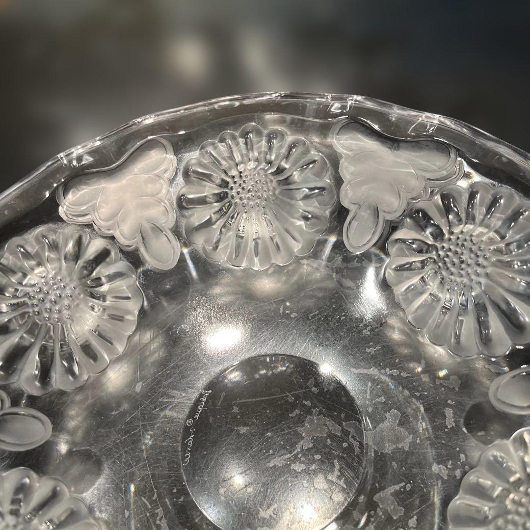 ラリック LALIQUE 花が浮き彫りになっている鉢