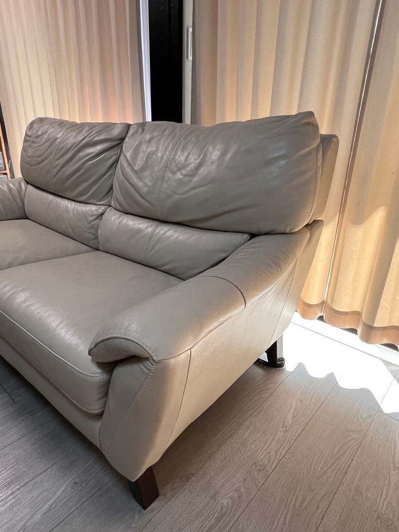 ライトベージュ レザー 2人掛けソファ