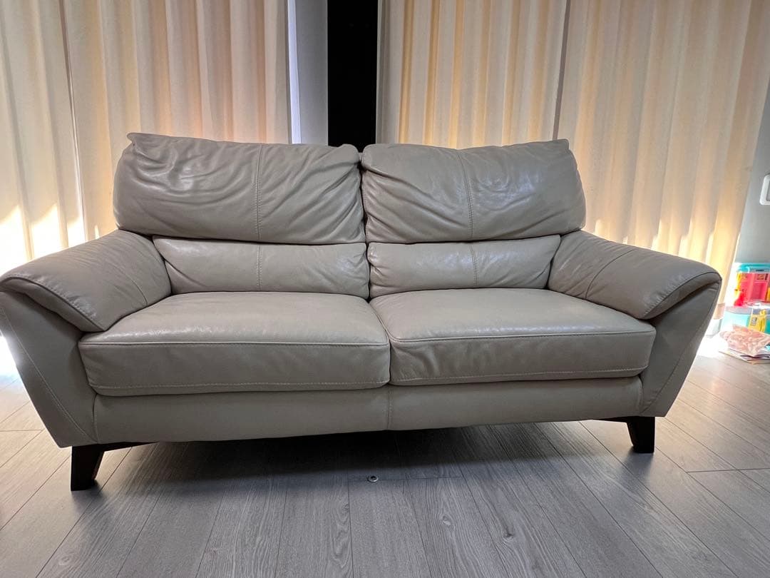 ライトベージュ レザー 2人掛けソファ