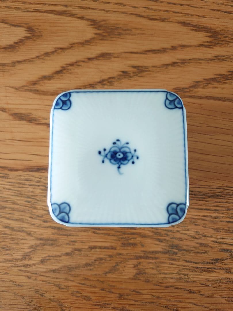 【貴重】ロイヤルコペンハーゲン ボンボニエール スクエア【廃盤】