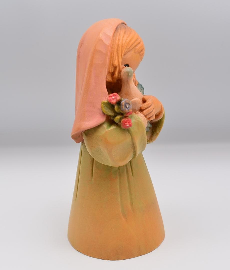 鳩を抱く少女　アンリ　ANRI　木彫り人形　イタリア　高さ15ｃｍ