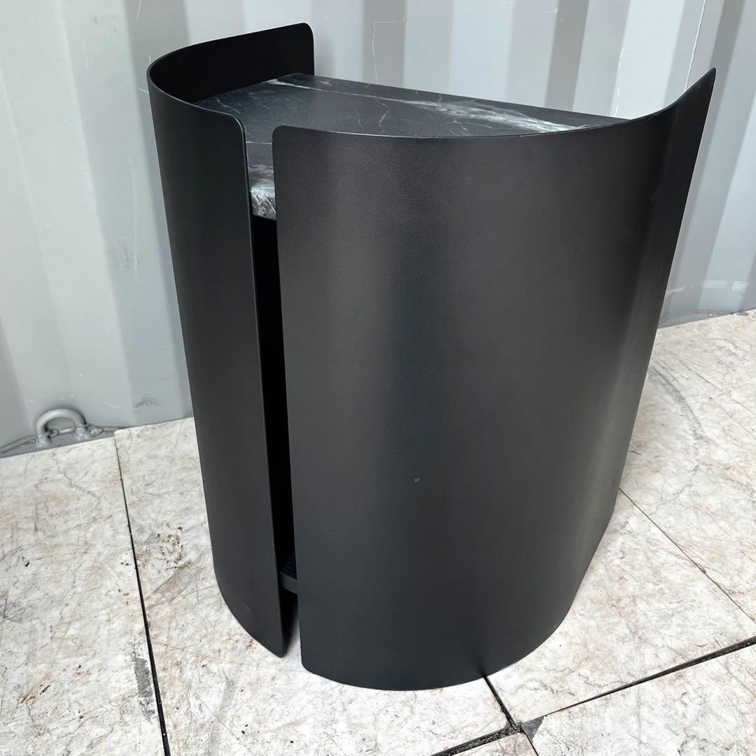 取付無料！モーダエンカーサ アルコーブテーブル 大理石風モダンサイドテーブル✨