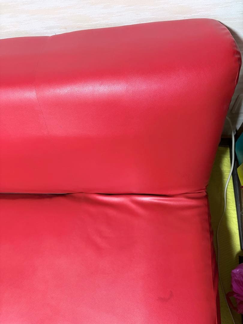 赤と白色のオシャレソファ・ソファベッド