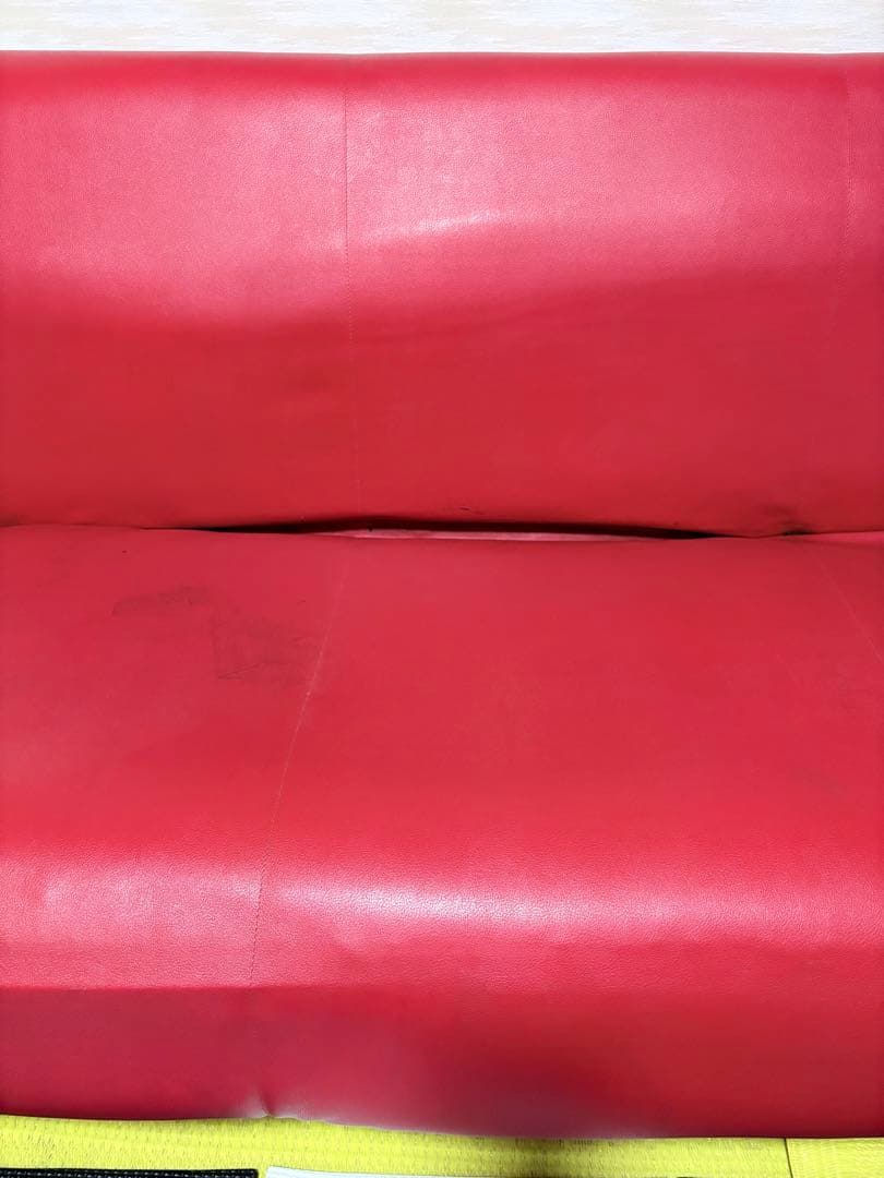 赤と白色のオシャレソファ・ソファベッド