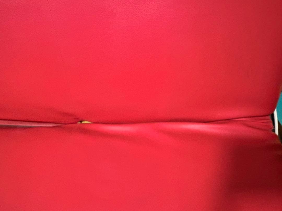 赤と白色のオシャレソファ・ソファベッド