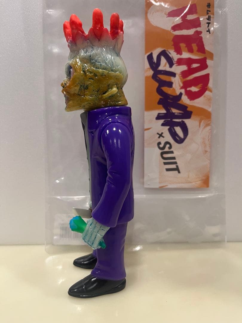 キムラトイ HEAD SWAP×SUIT 薔薇とナイフ ソフビ 蓄光（GID） - メルカリ
