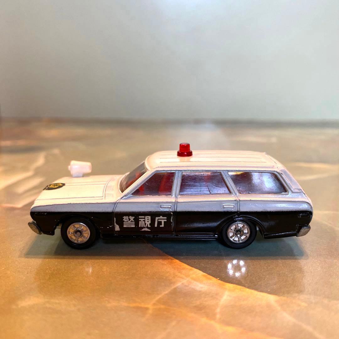 トミカNO.77ニッサン セドリック ワゴンパトロールカー 黒箱 日本製