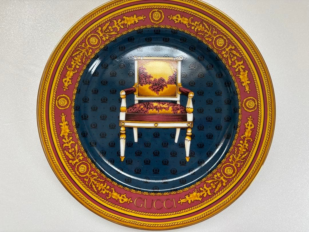 GUCCI 「ルイ王朝様式椅子デザイン 陶器皿 4枚セット」