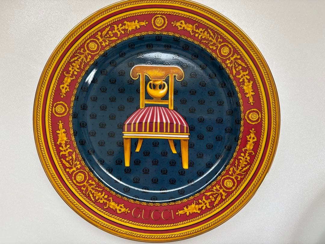 GUCCI 「ルイ王朝様式椅子デザイン 陶器皿 4枚セット」