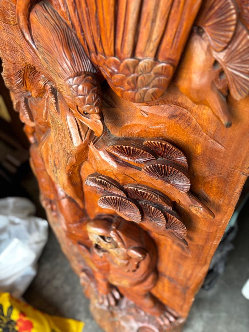 【一点物】木彫り 彫刻 置物 鷹と虎 縁起物 オブジェ 岐阜県揖斐郡池田町まで