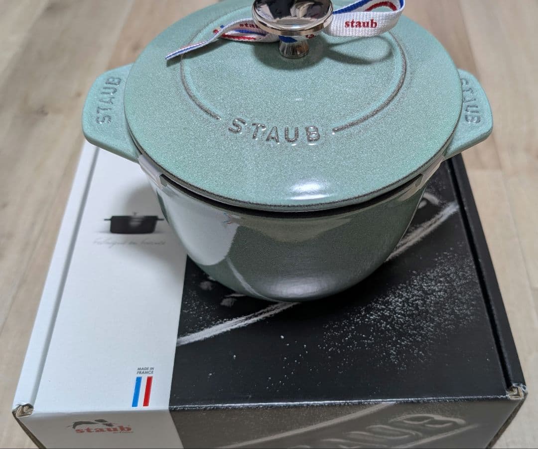 未使用 STAUB ラ ココット de GOHAN M 16cm セージグリーン