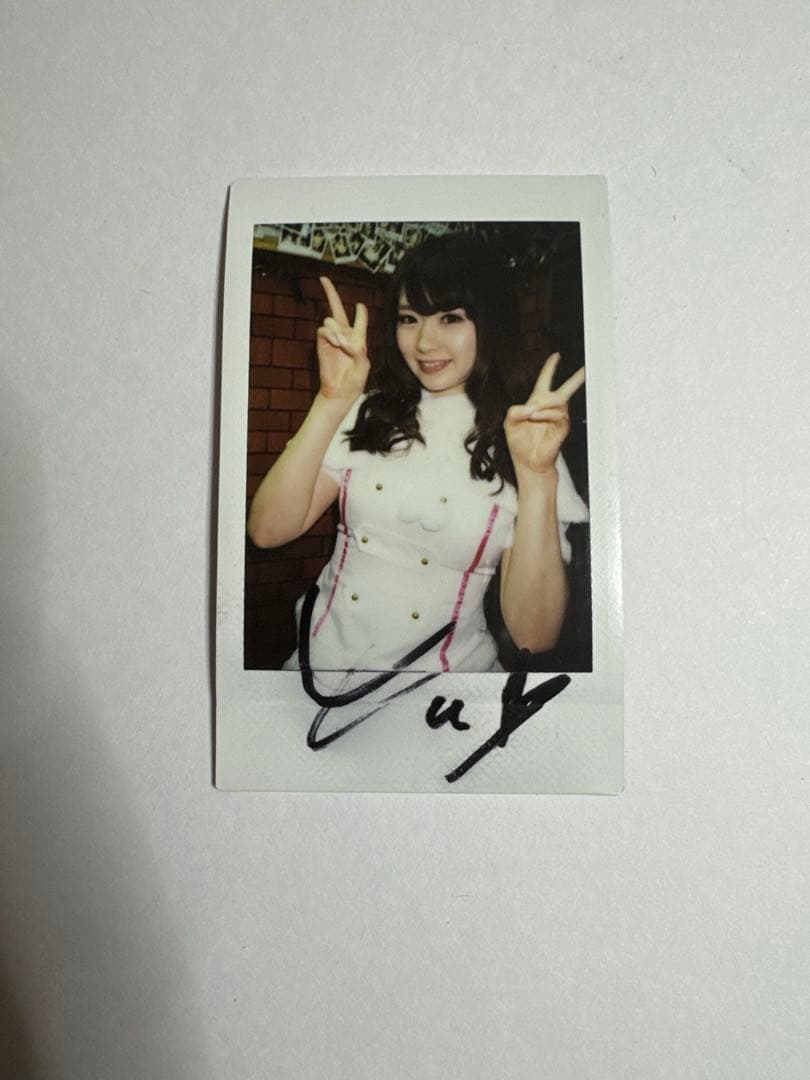 ◇西川ゆい 直筆サイン入りチェキ セクシー女優 - メルカリ