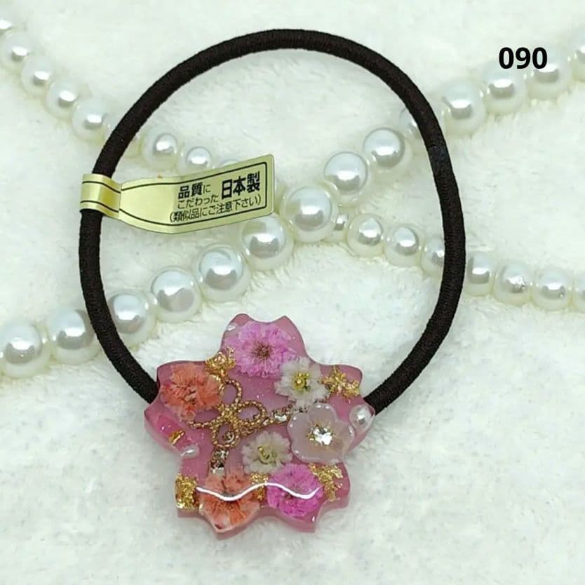 090〉ドライフラワー さくら ヘアゴム(レジン) - メルカリ