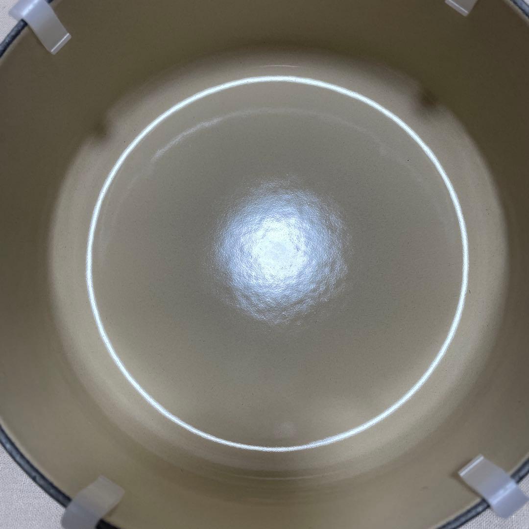 《出品》ルクルーゼ 18cm ブラックオニキス ココットロンド バッセ