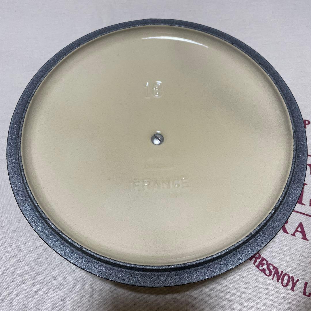 《出品》ルクルーゼ 18cm ブラックオニキス ココットロンド バッセ