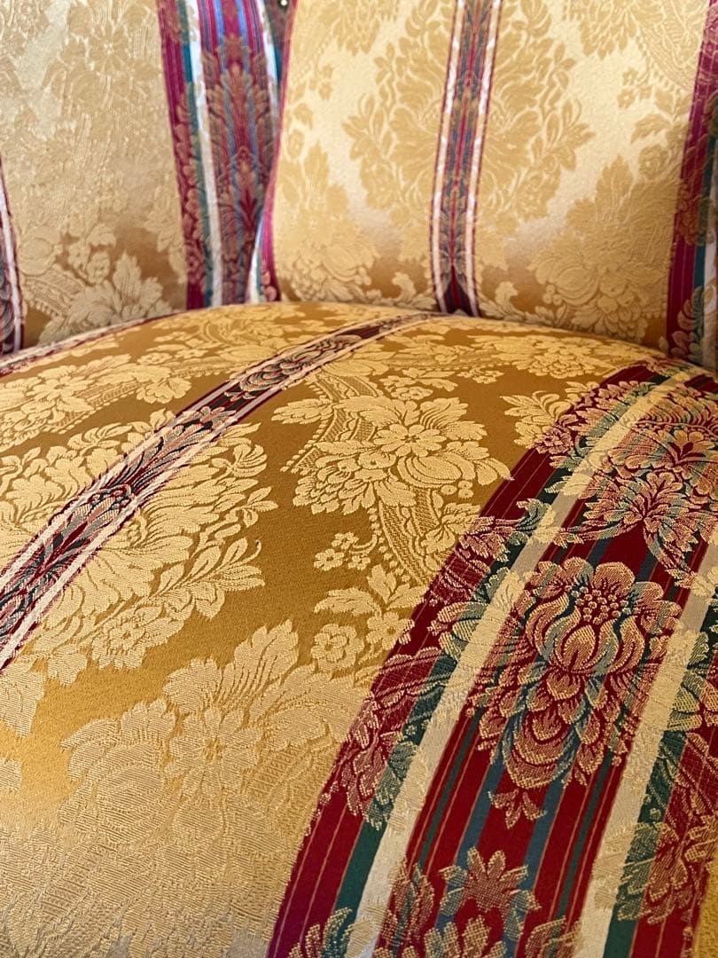 イタリア製のエレガントな1人掛けソファ超美品