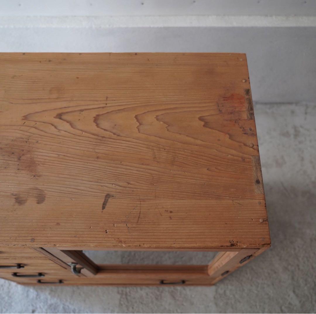 puku様　古いガラス戸棚