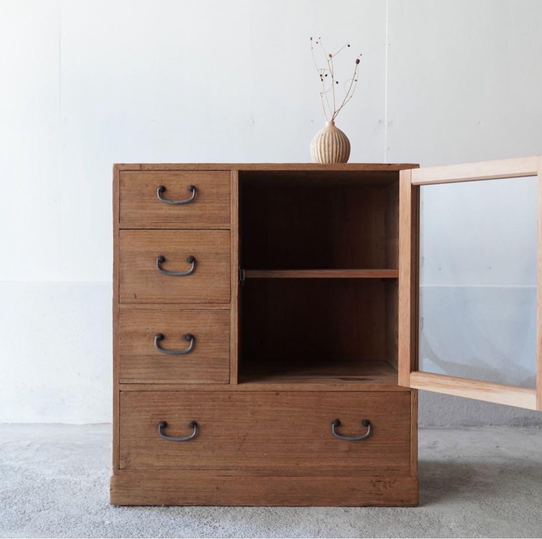 puku様　古いガラス戸棚