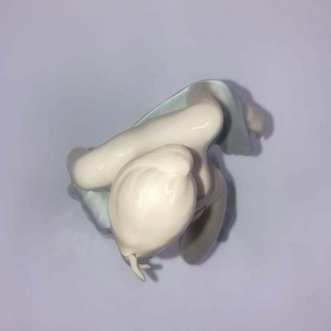 ロイヤルドルトン　Bathing Beauty フィギュリン　水浴の美女