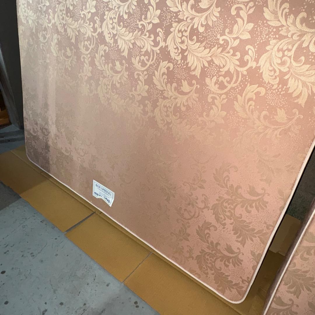 SIMMONS シモンズ BOX SPRING クイーンサイズベッド②