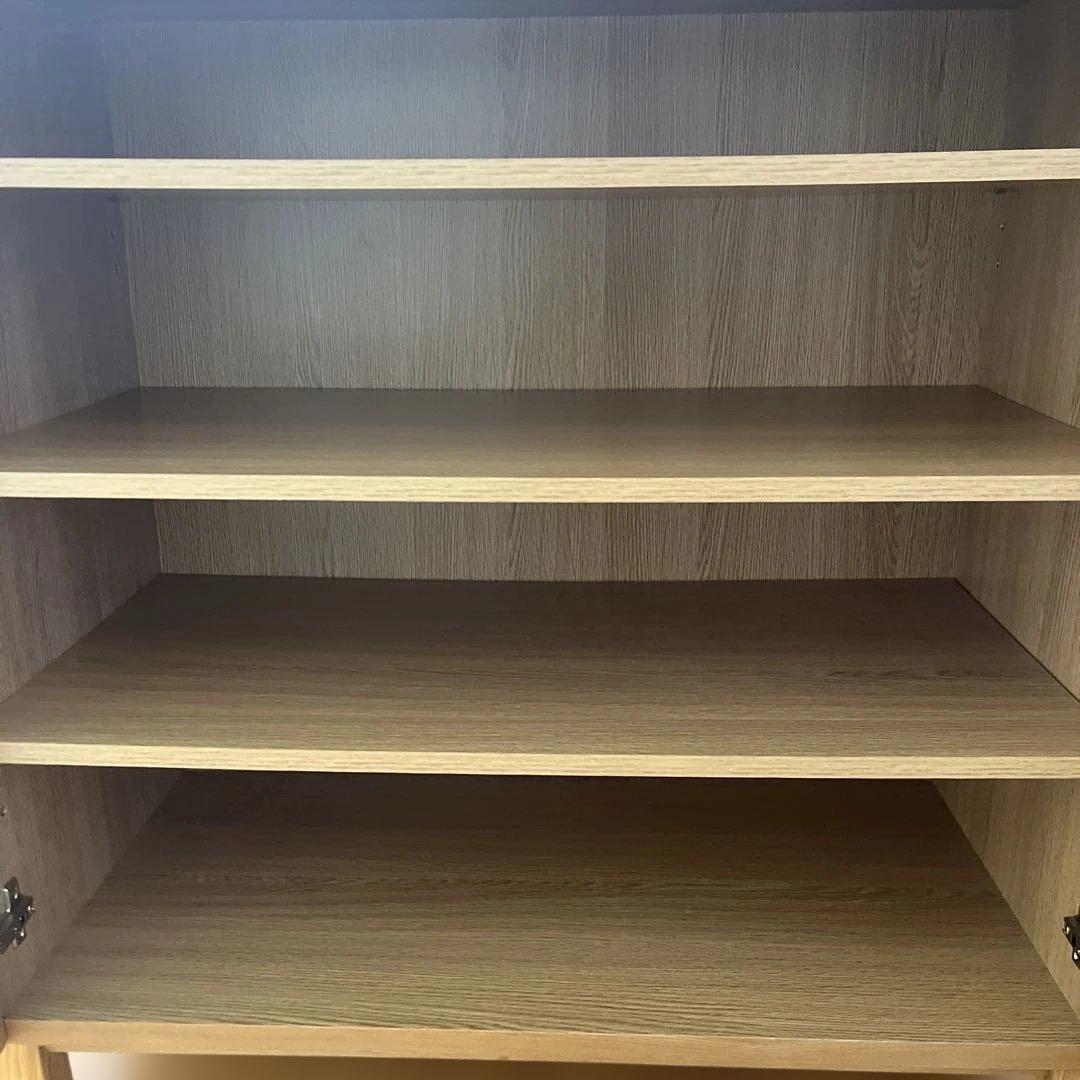 木製ガラス扉付きキャビネット