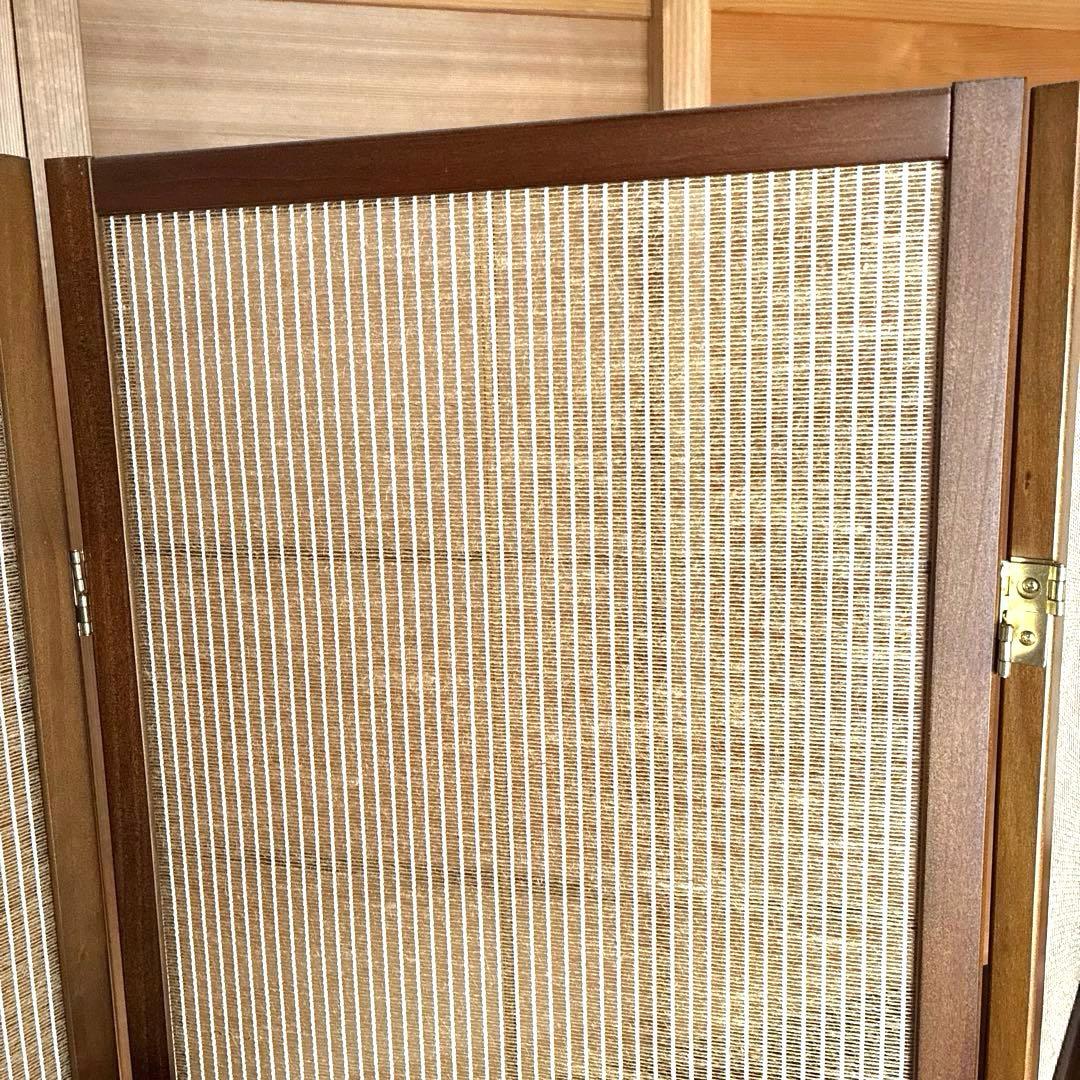 【送料込み】美品　ニトリ　飾り棚付きスクリーン(カガリ 4レン DBR)