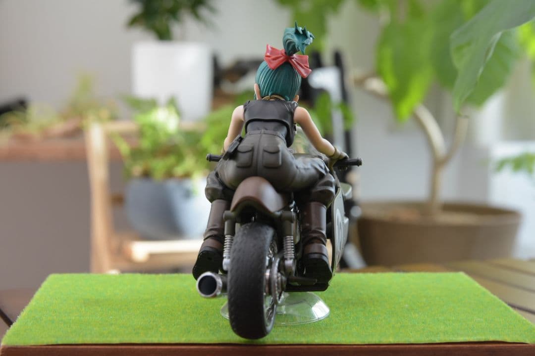 塗装済完成品 ドラゴンボール ブルマの可変式バイク - メルカリ