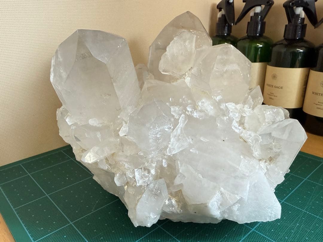 tomokazuです 水晶　クラスター　5188g