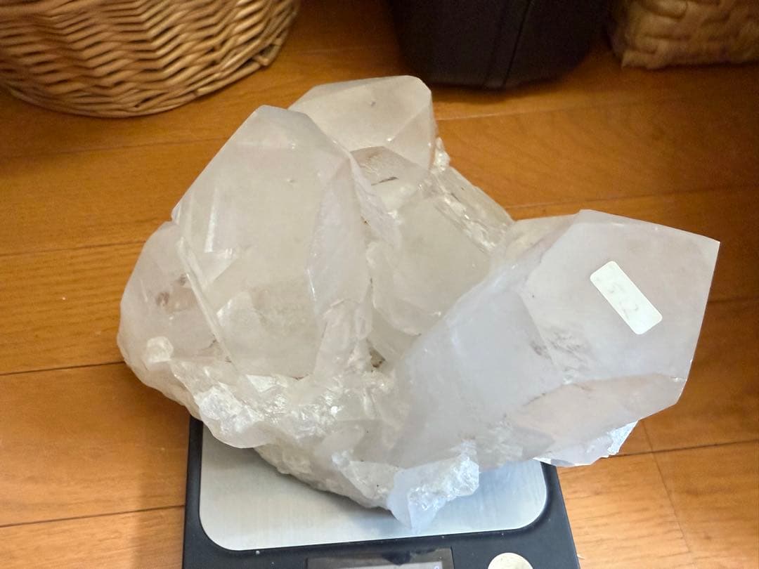 tomokazuです 水晶　クラスター　5188g