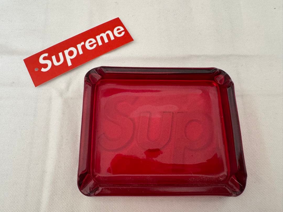 ≫新品≪ Supreme シュプリーム　灰皿　小物入れ　RED