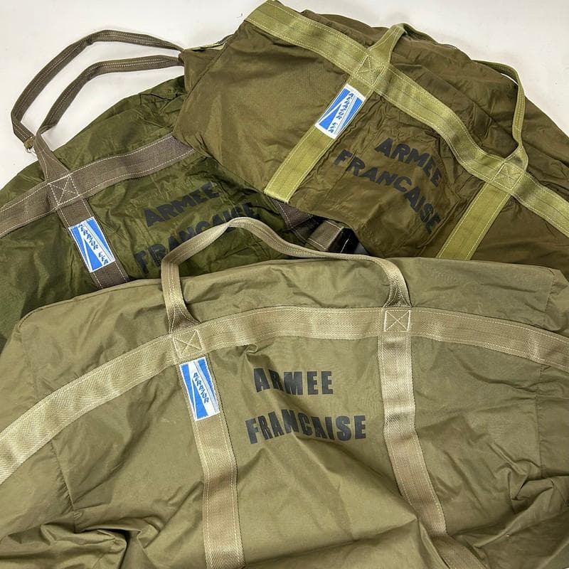 【希少】【新品】フランス軍 AERAZUR パラシュートバッグ 65L 金属