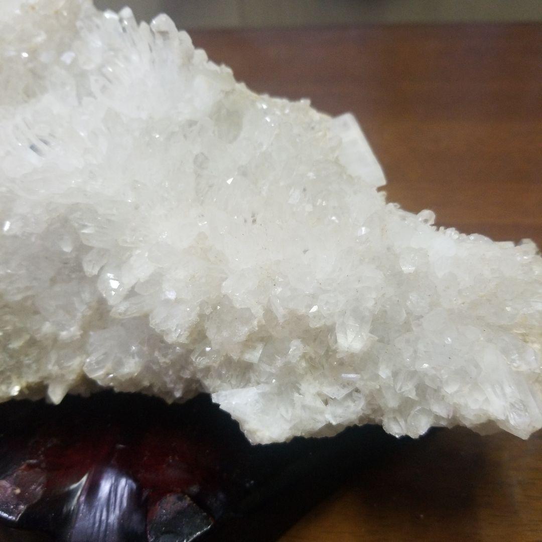 【超希少】入手困難　国産水晶クラスター　3㎏超え 木製台座付き