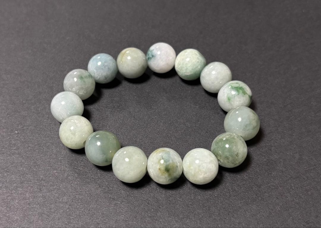 硬玉翡翠（１３mm珠、径１７cm）⑤（鑑別書付き）