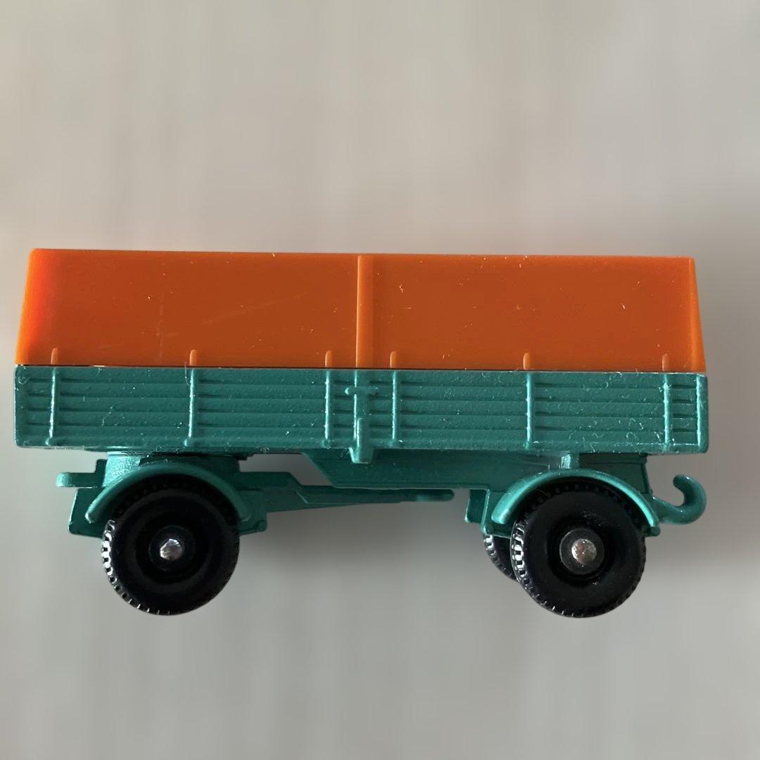 ミニカー　マッチボックス　2 メルセデス　トレーラー