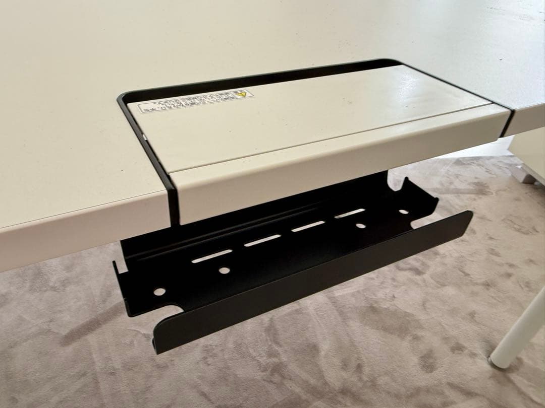 訳アリ_定価7.6万円 イトーキ パソコンデスク 白W130×D65×H72cm - メルカリ