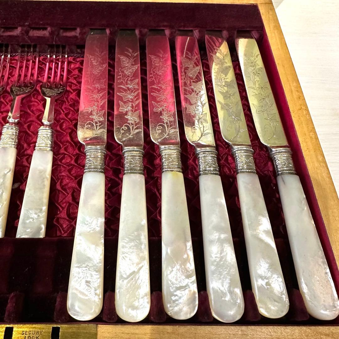 英国製/白蝶貝マザーオブパールフルーツナイフ&フォーク12本 鍵付木製箱