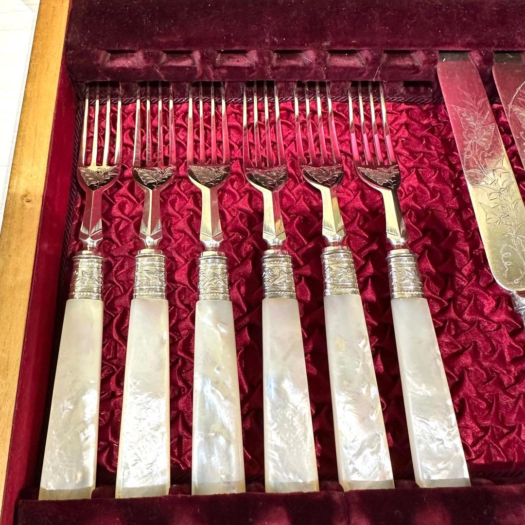 英国製/白蝶貝マザーオブパールフルーツナイフ&フォーク12本 鍵付木製箱