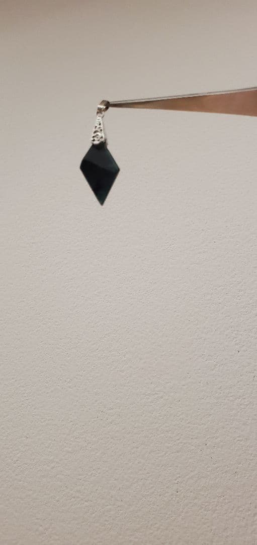 糸魚川翡翠 入りコン沢 茄子紺 ペンダントトップ