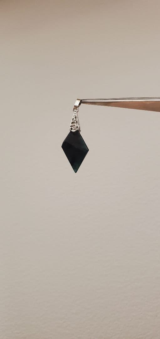 糸魚川翡翠 入りコン沢 茄子紺 ペンダントトップ