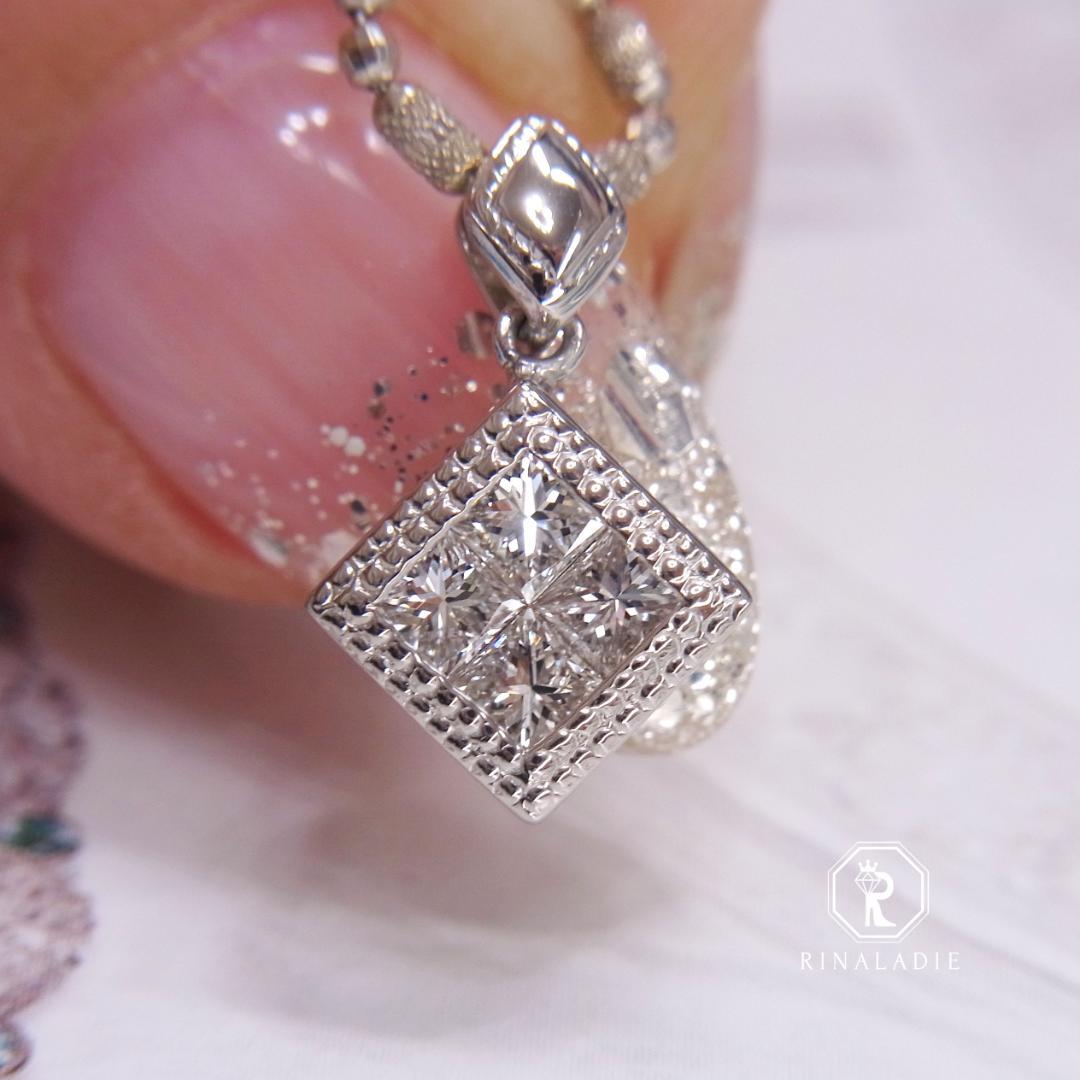 Pt900天然ダイヤモンド★プリンセスカットミステリーのミル打ちペンダントトップ